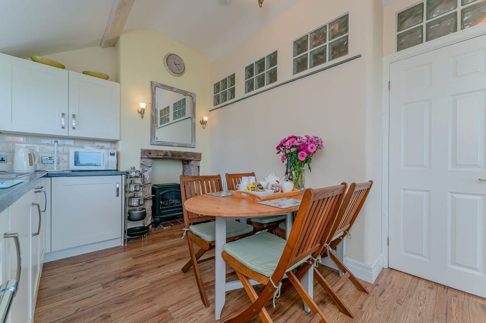 Crown Cottage