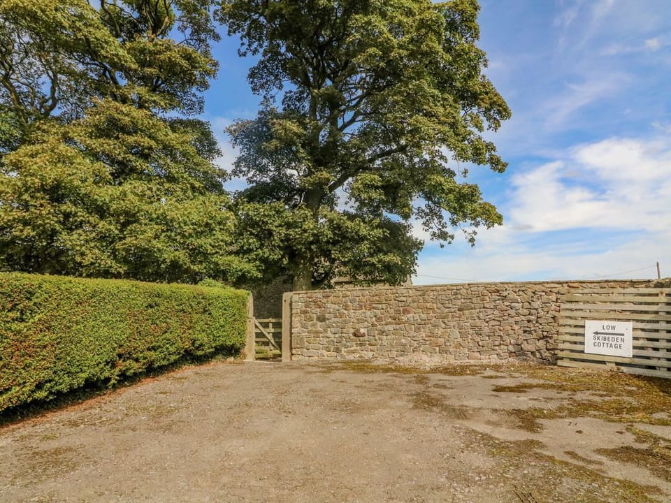 Low Skibeden Cottage