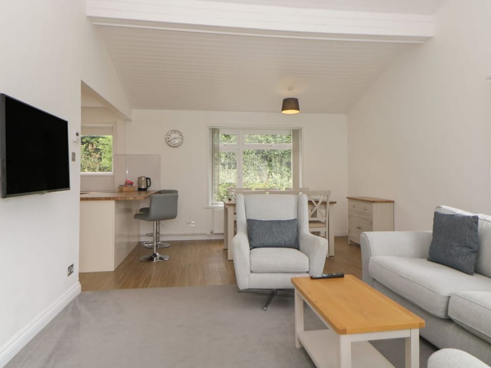 Harcombe House Accessible Pet Free Bungalow Sleeps 5