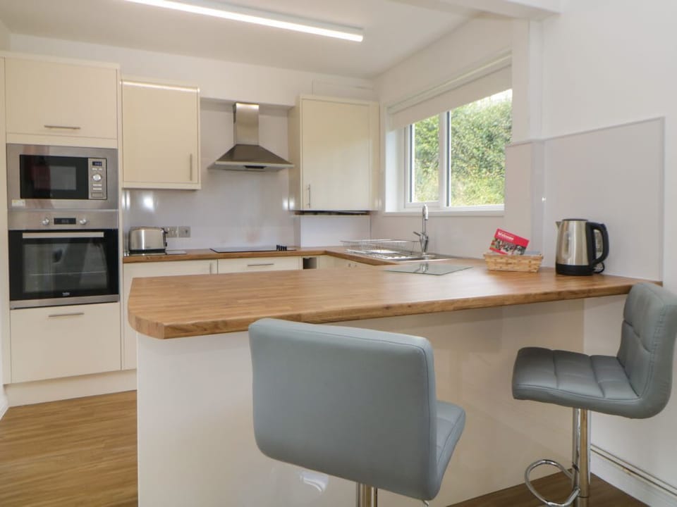 Harcombe House Accessible Pet Free Bungalow Sleeps 5