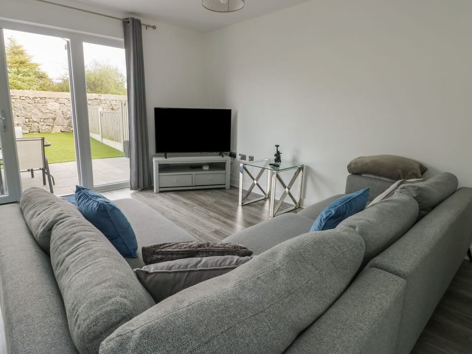 3 Parc Delfryn