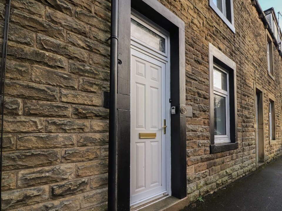 10 Haw Grove