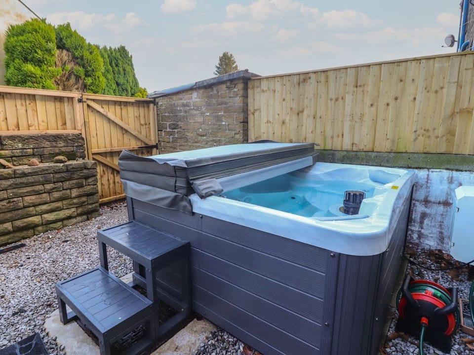 10 Haw Grove