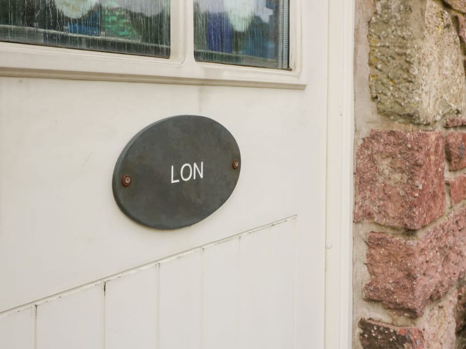 Lon Cottage