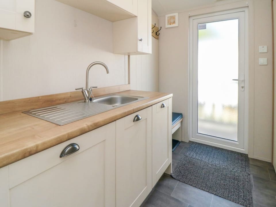 28 Finch