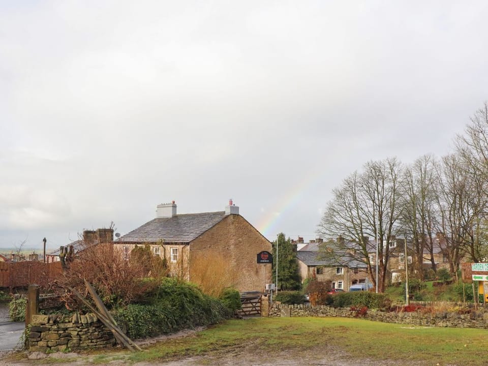 Pear Tree Cottage at Hey Farm