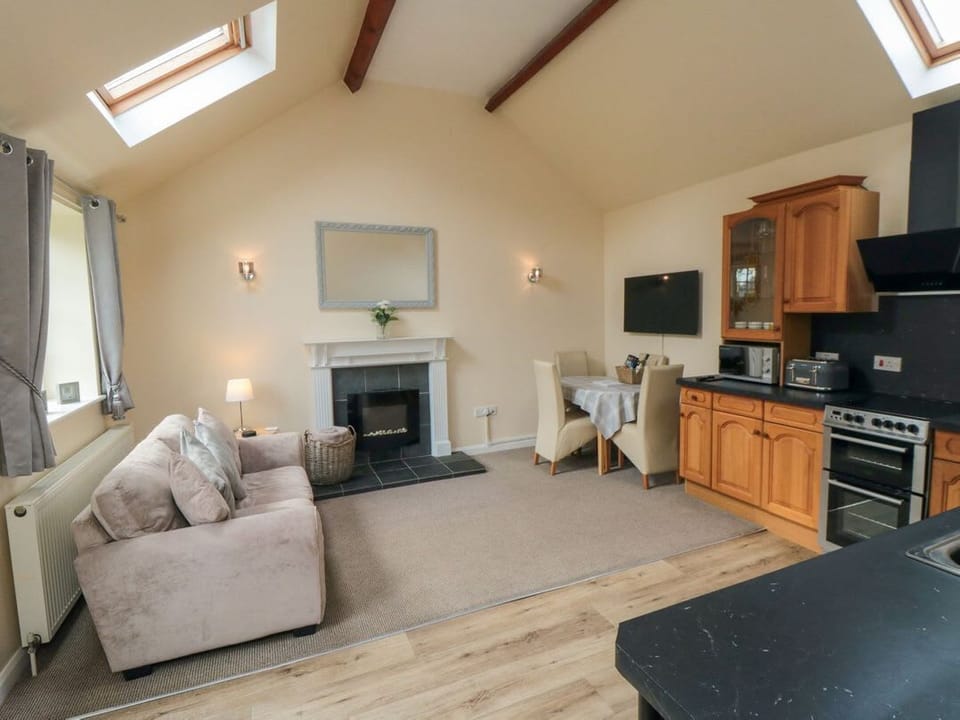 Midsummer Cottage