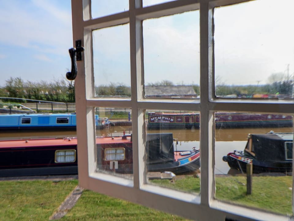 Canal Basin Cottage