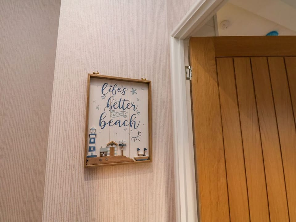 Holly Lodge