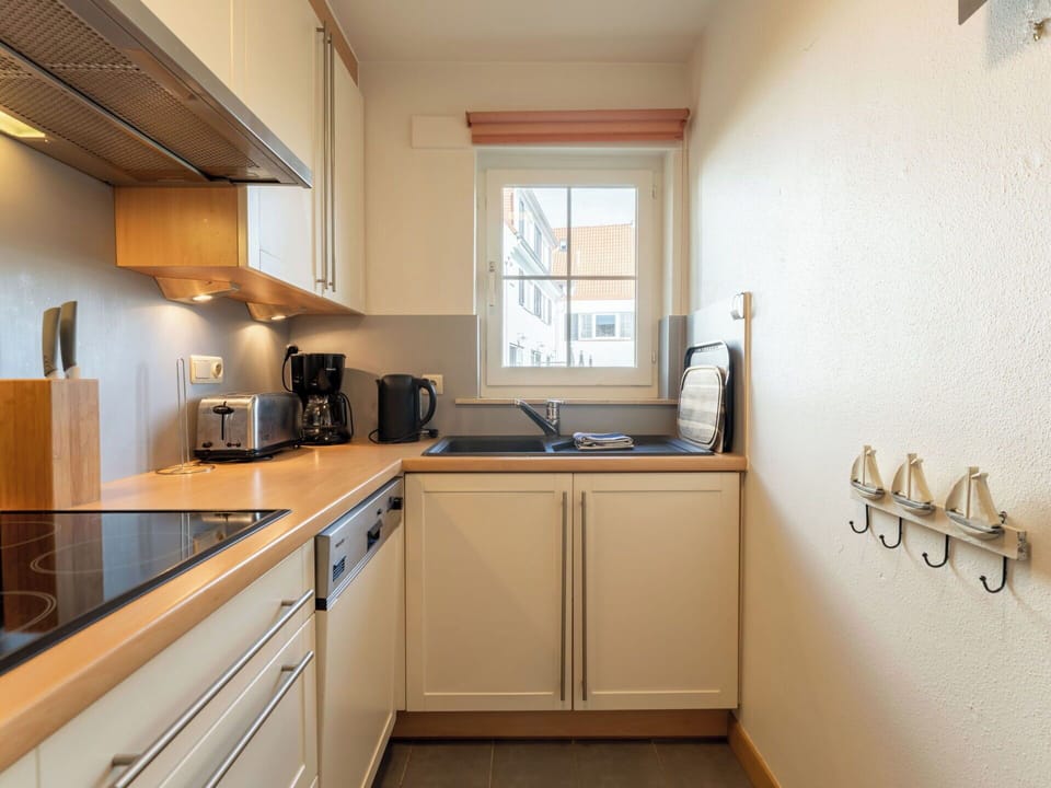 Kitchen Appliance, Kitchen, Countertop, Major Appliance, Cabinetry, Kitchen Sink, Interior Design, Wood, Home Appliance, Plumbing Fixture