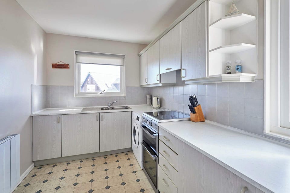 Baywatch, Beadnell - Host & Stay