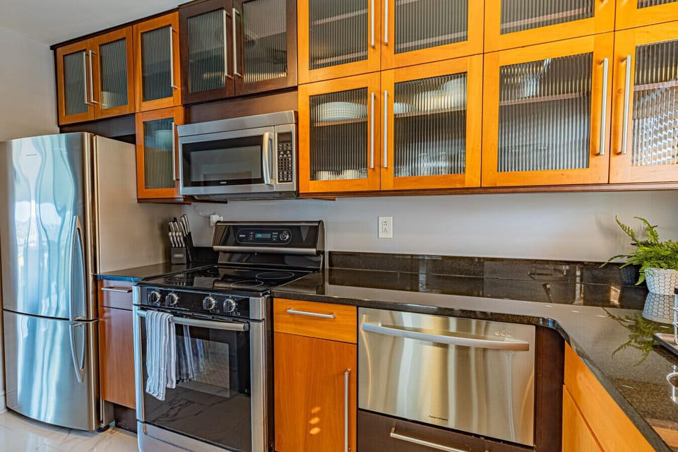 Modern, fully equipped kitchen with everything you need to cook and entertain with ease.