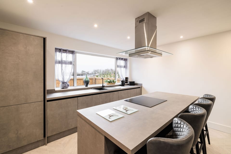 Hawthorn Bank, Garforth - Host & Stay