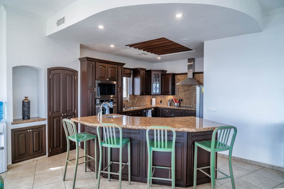 12 - Dining Area - S Sky 110