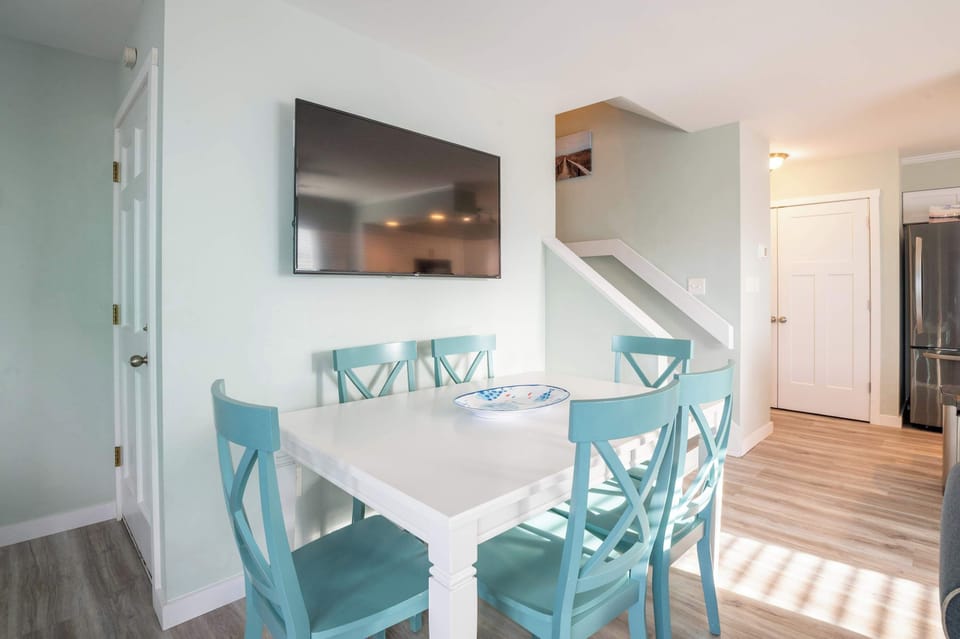Dining area seats six