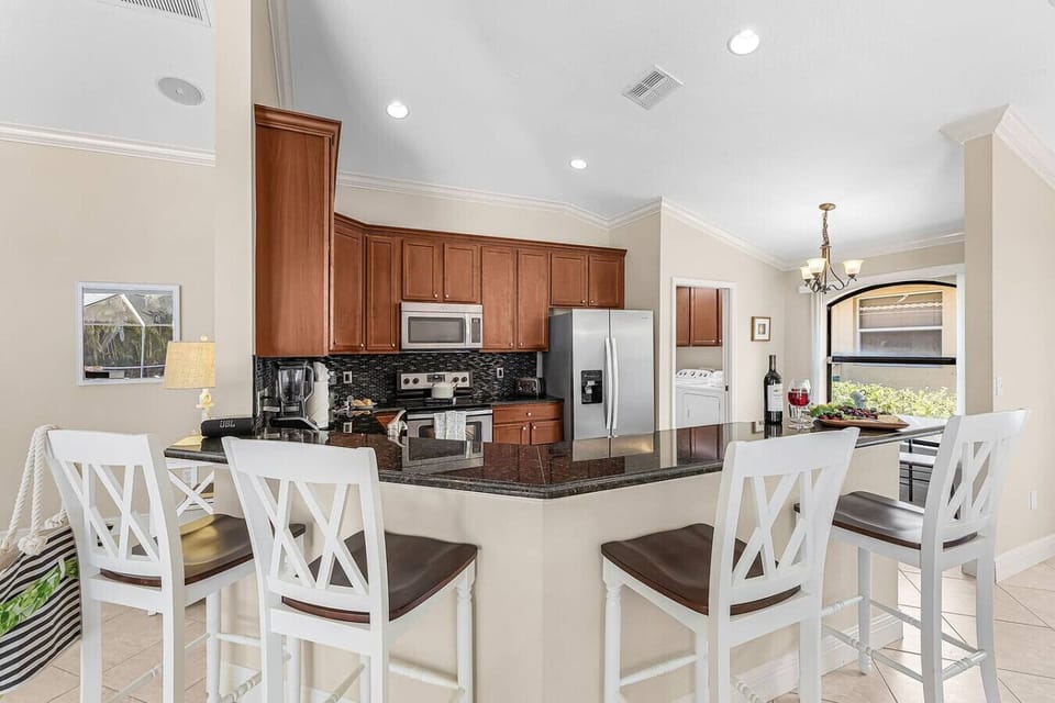 Kitchen bar area - cozy up to the chef