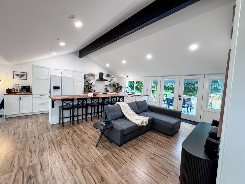 The Cottage at Quill Hollow livingroom and kitchen.