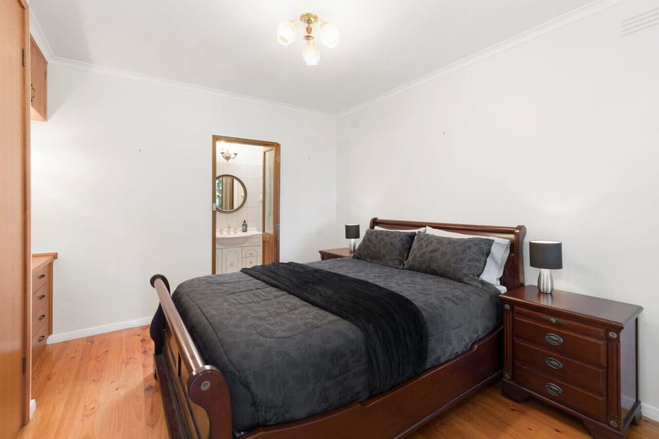 Bedroom 6: Queen suite with ensuite access — your own private retreat.