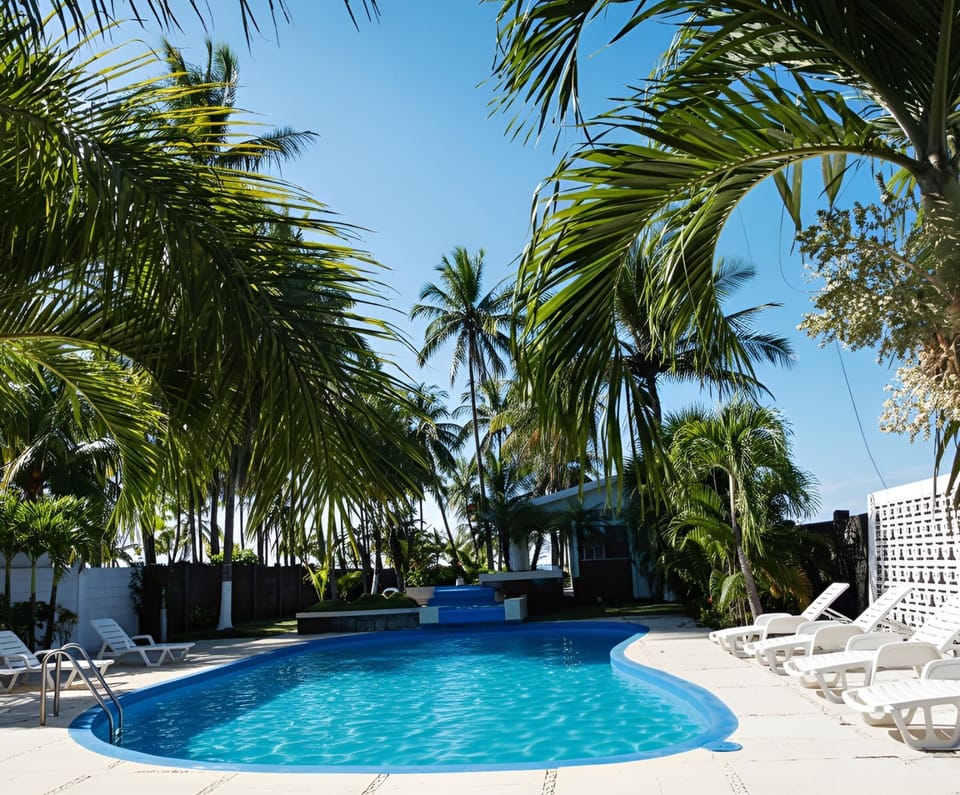 Highres swimming pool