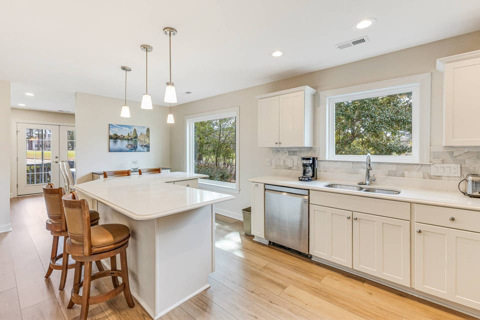 Lots of counter space to prepare meals