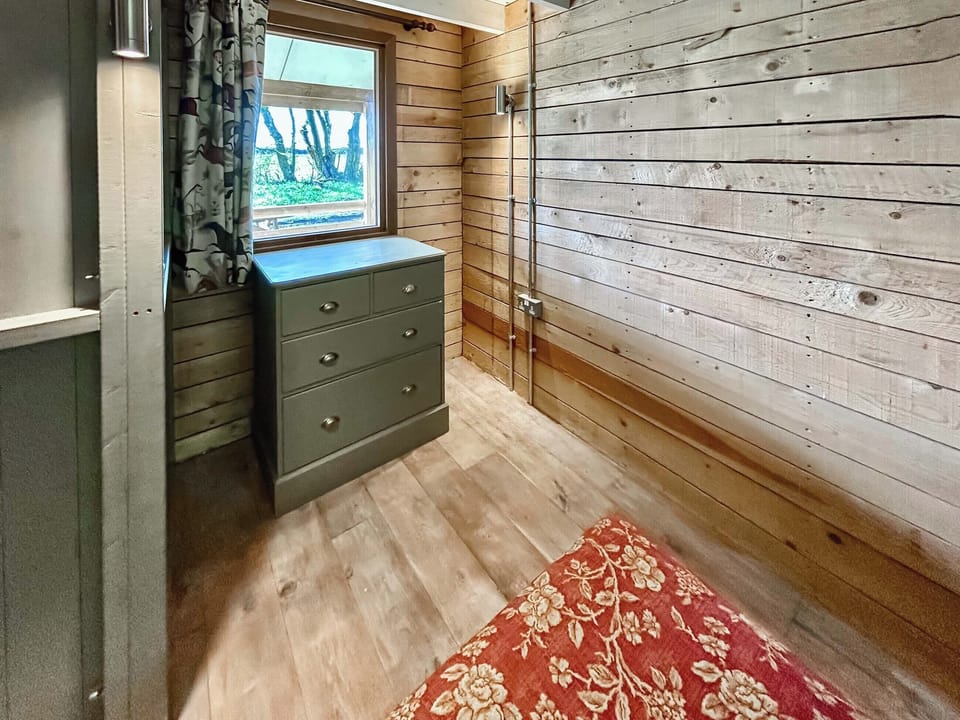 Double bedroom | Cedar Cabin - Midgham Farm, Ringwood