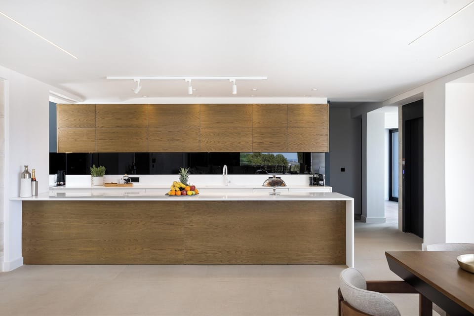 Fully equipped kitchen with all modern appliances