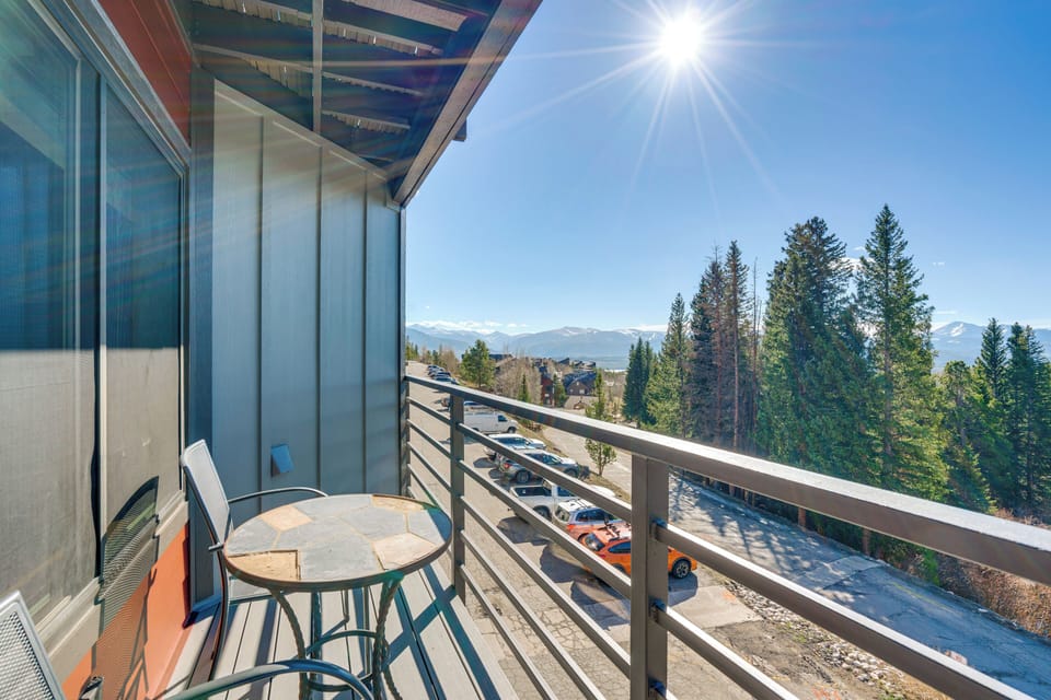 Silverthorne Vacation Rental | 2BR | 2BA | 875 Sq Ft | Stairs Required