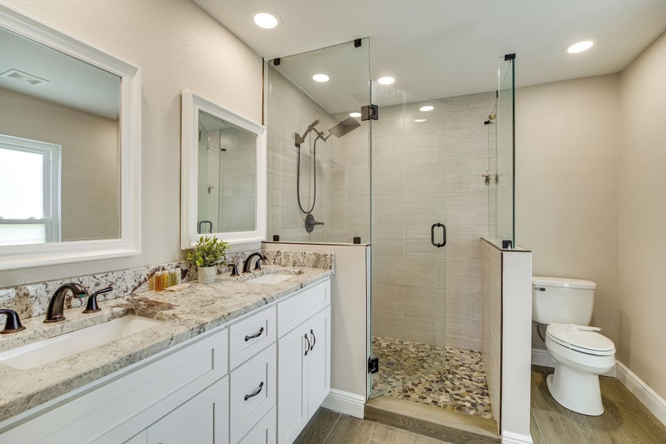 Full Bathroom