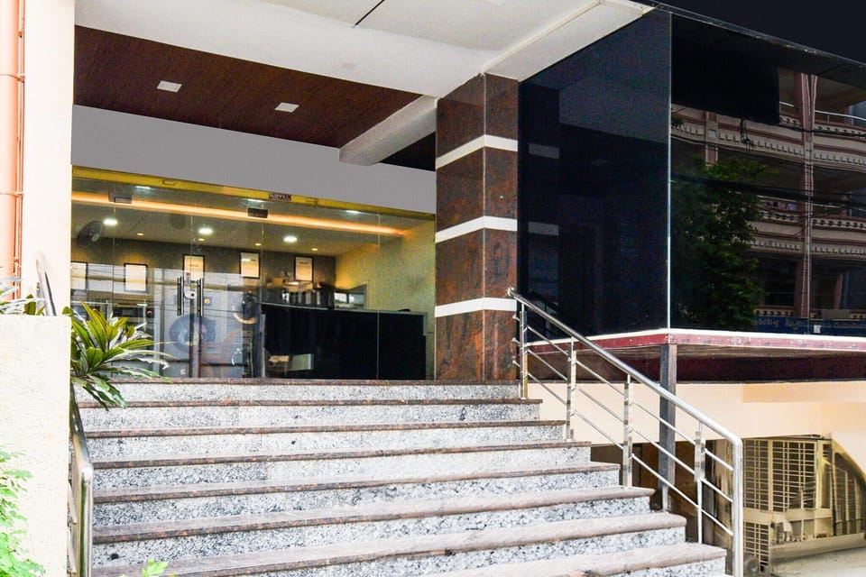 Entrance / Reception