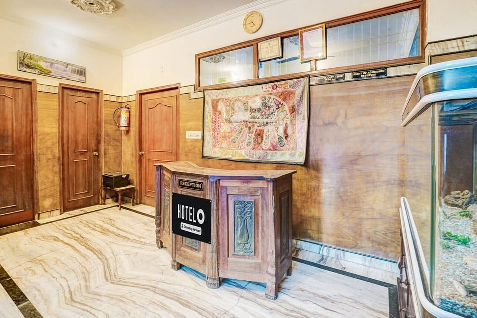 Entrance / Reception