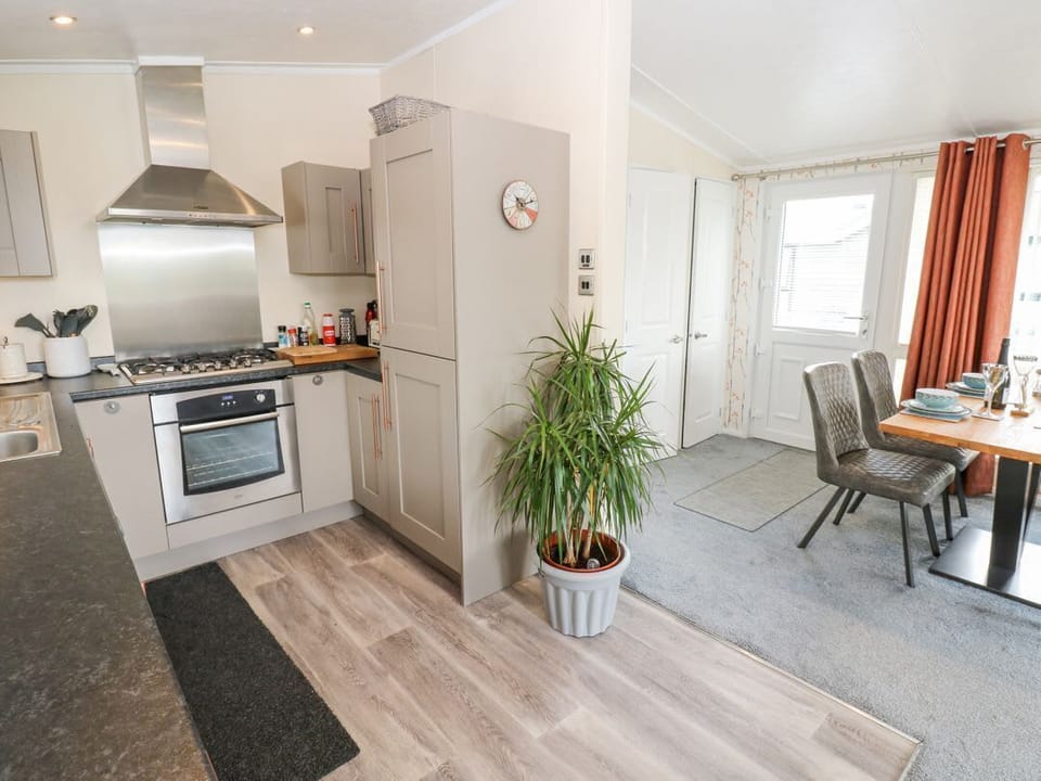 Plot 32