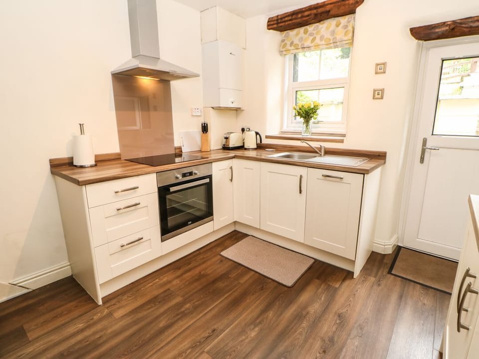 27 Bongate
