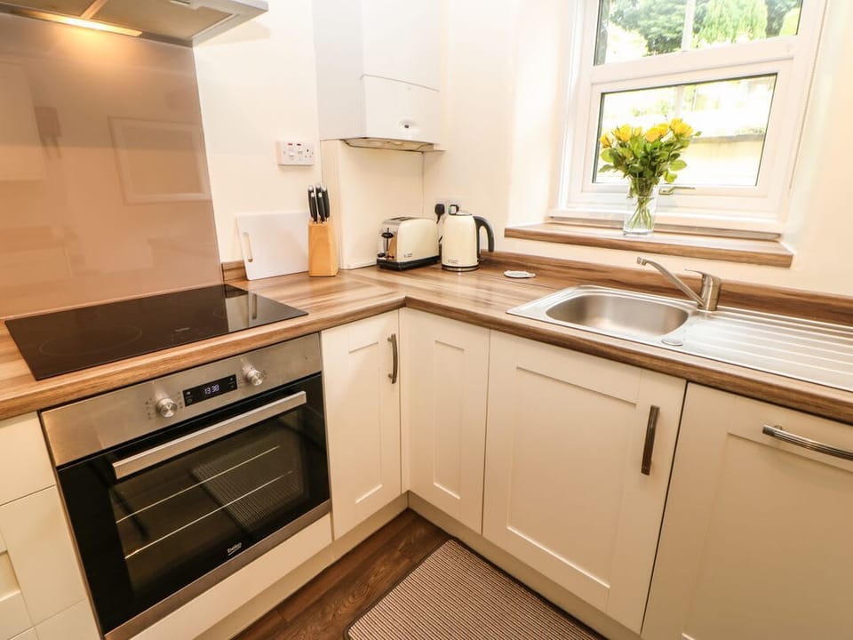 27 Bongate