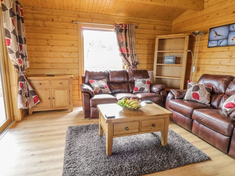 Manor Farm Lodges - Red Kite Lodge