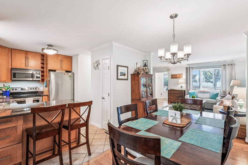Main Level,Dining Area,