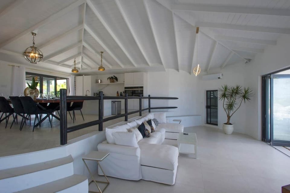 Lower Lounge
