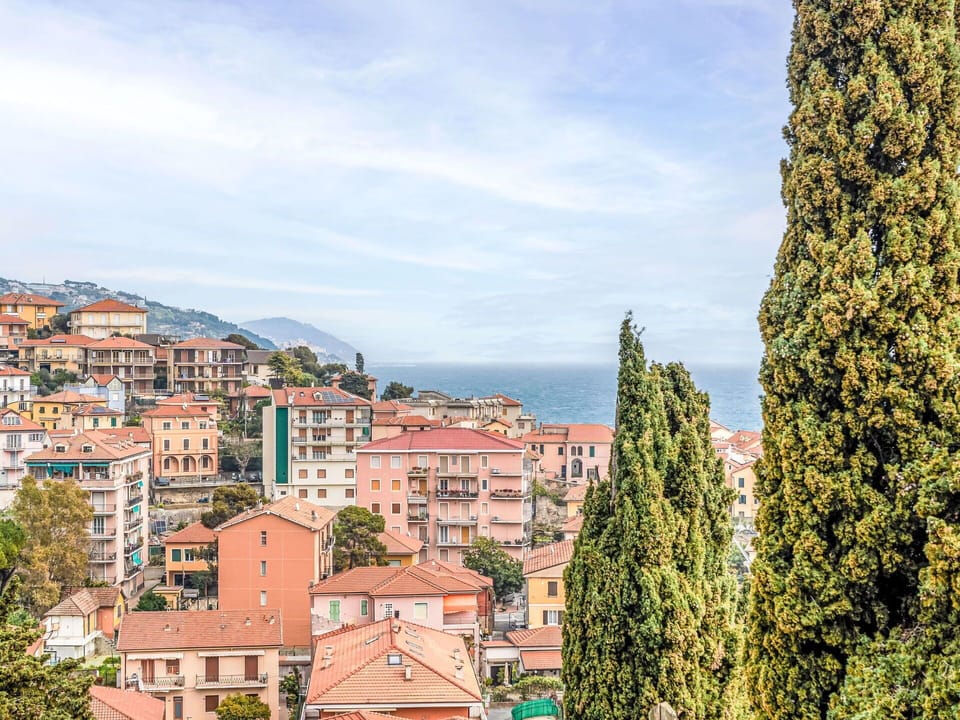 Residential Area, Human Settlement, Home, Apartment, Hill Station, Suburb, Mountain Village, Balcony