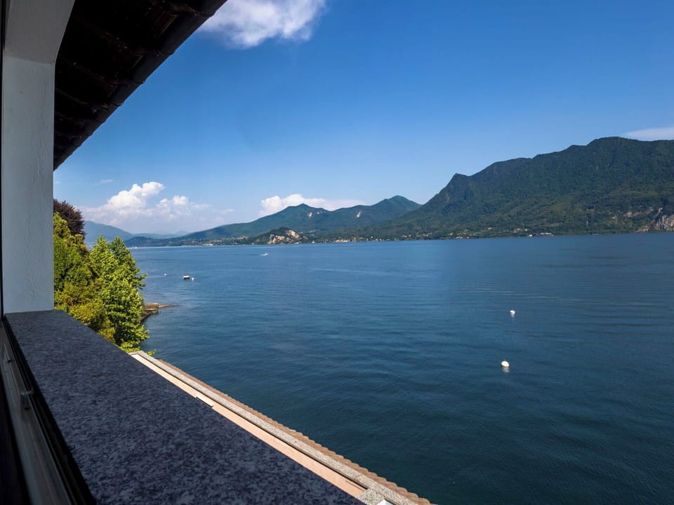 Water, Mountainous Landforms, Water Resources, Mountain, Body Of Water, Hill, Coastal And Oceanic Landforms, Highland, Waterway, Mountain Range