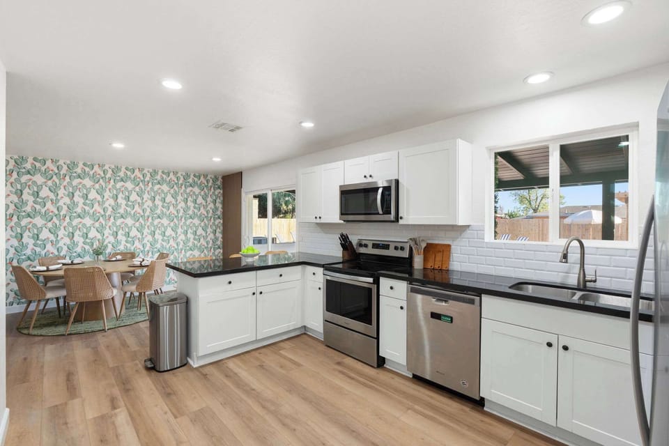 Cook, chat, snack, repeat—this kitchen makes every meal a mini celebration.