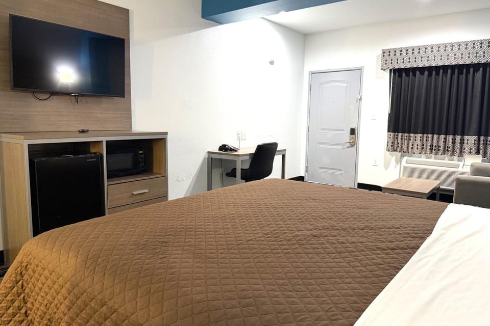 Bedroom. Interior and views may vary based on location and availability.
