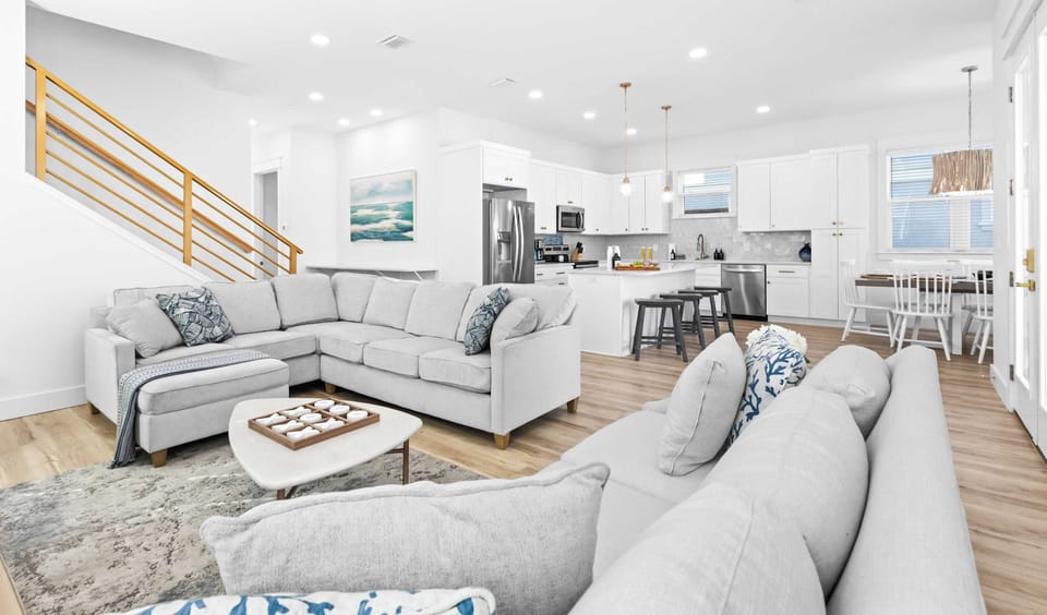 Living room: 75” Smart TV, central A/C