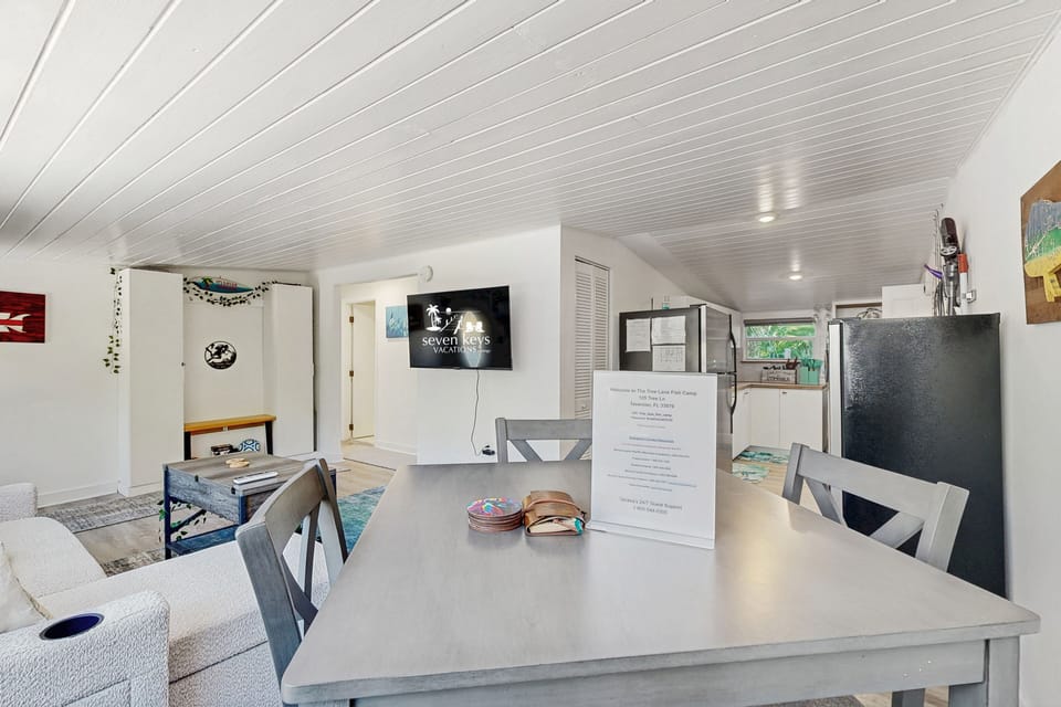 TA42: The Tree Lane Fish Camp | Dining Area - Seating for 4