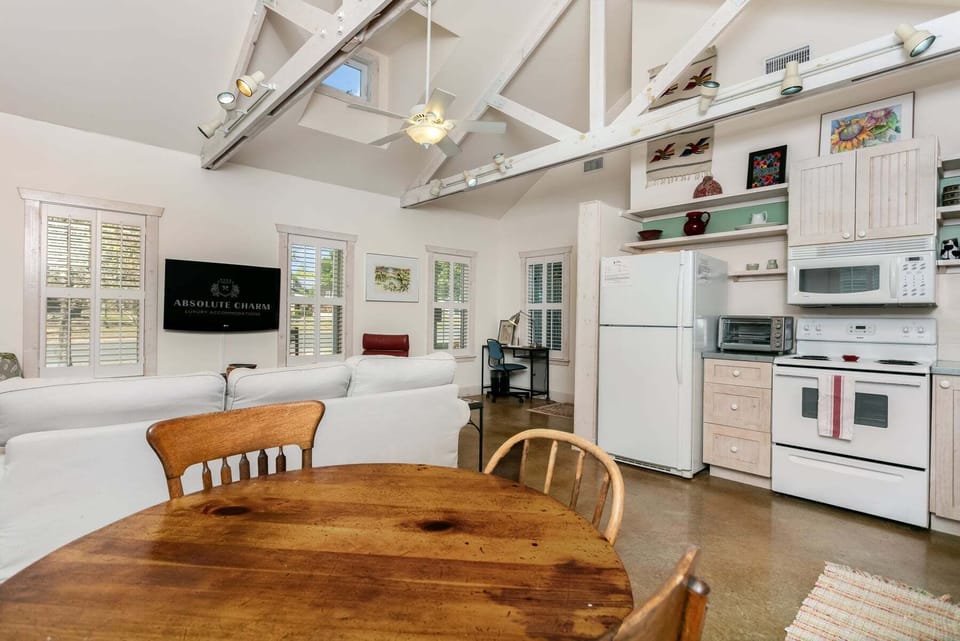 Regular Coffee Pot, Toaster Oven