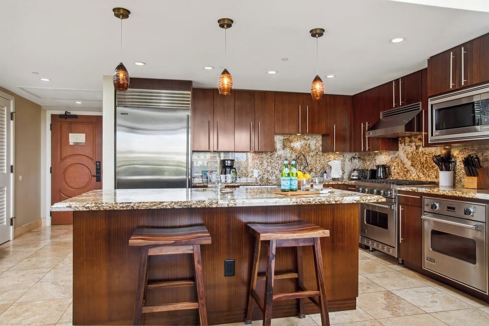 Your Maui escape starts with a fully equipped kitchen for cooking up quick breakfasts or leisurely dinners  HKH-503