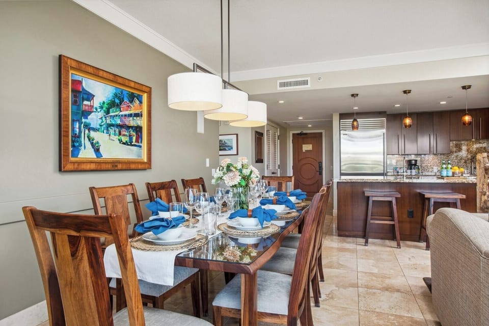 Share meals in style with views that make every bite more memorable



 HKH-503