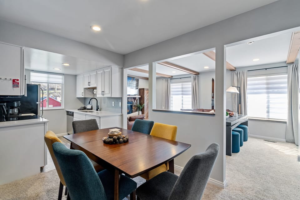 Kitchen / Dining