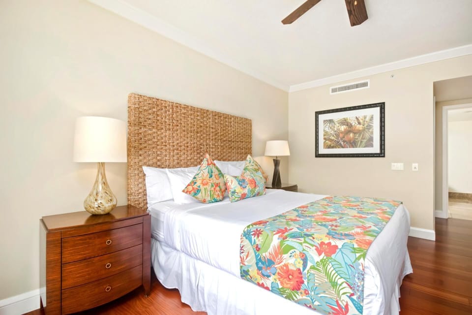 This master bed offers plenty of space for restful nights in paradise  HKK-449