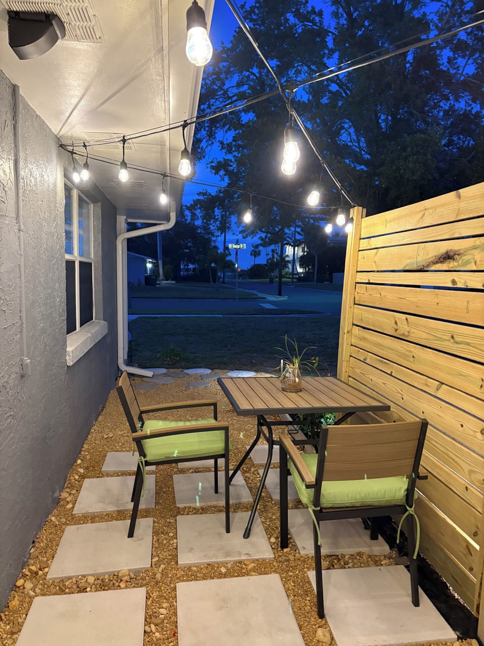 Outdoor dining