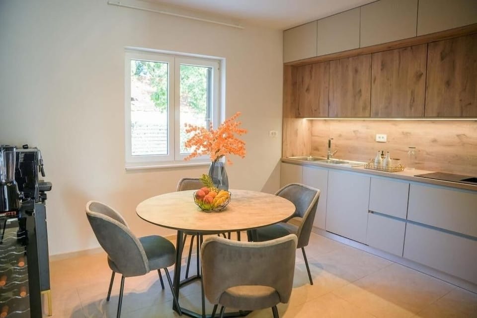 Dining room 2