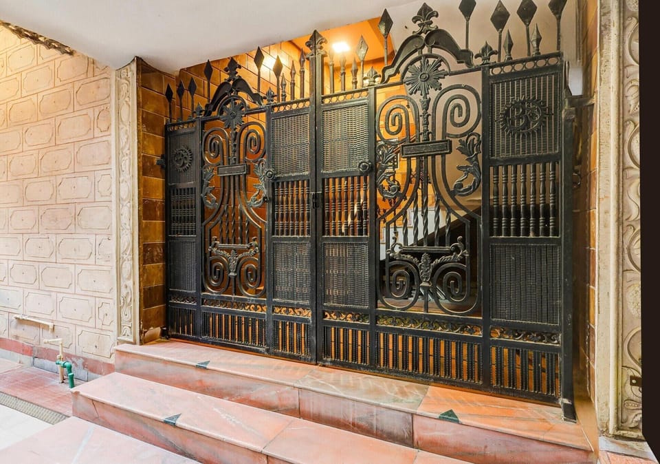 Entrance / Reception